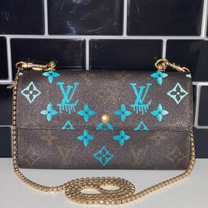 AUTH Louis Vuitton wallet w/chain Turquoise drip